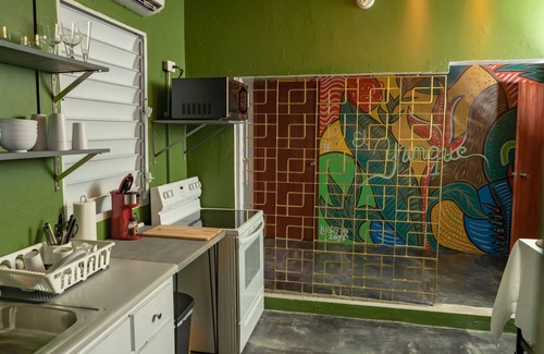 Hato Rey Central House | Large San Juan Home/Rooftop Pool/Close to SJU/Gated Driveway/11am checkout