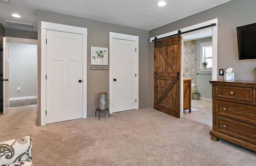 Central Point Other | 🏞 Large Scenic Home with Spectacular views!! Jacuzzi + Sleeps up to 8