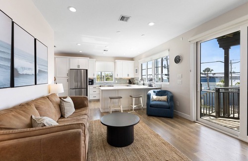 Sunset Beach House | Large Spa.Steps to Beach.Amazing Views