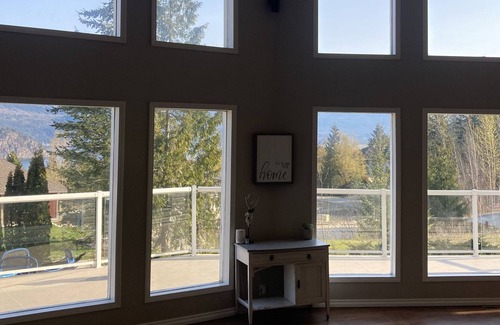 Blind Bay House | Large & spacious, open concept lake & mountain view family home in Sorrento.