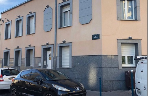 Pantin Apartment | Large Studio 2/4 persons