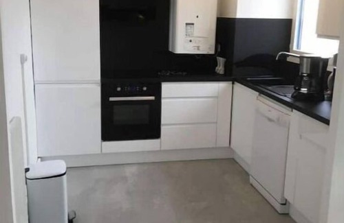 Treboul Apartment | Large studio in marina residence. Furnished tourism *