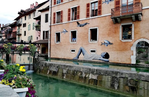 Annecy Old Town Apartment | Large studio in the center of Annecy