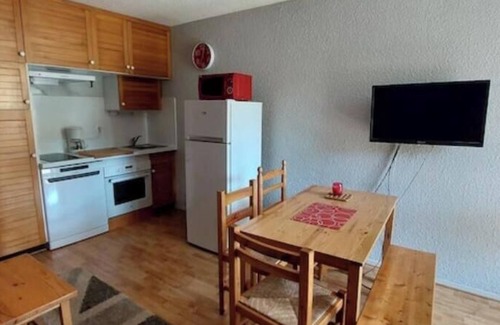 Le Sauze Apartment | Large studio super sauze on runway. Pets welcome