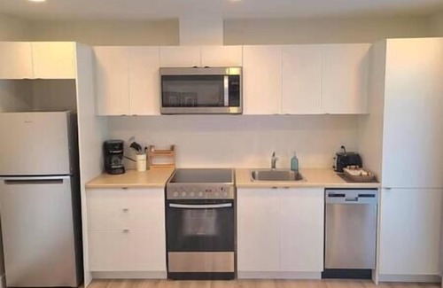 Cite-Universitaire Apartment | Large studio with balcony