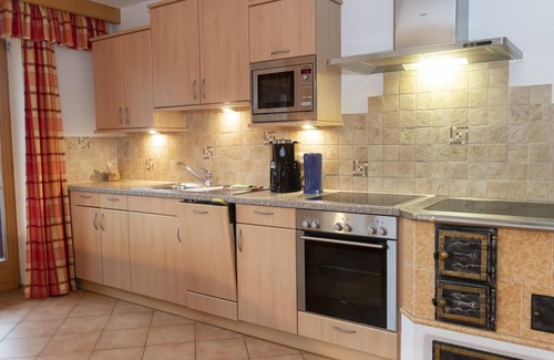 Oberau Apartment | Large sunny holiday apartment, 800m to the ski bus