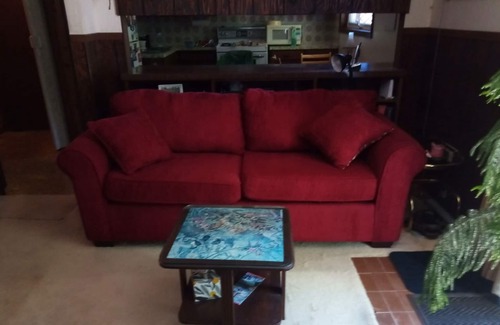 St. Catharines Apartment | Large,sunny, two-room suite accessed from deck on wooded ravine.Eat-in kitchen.