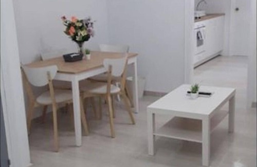 Pla del Bon Repos Apartment | Large Superior 3 bedroom Apartment Two Bathroom 2 Balconies full Airconditioning