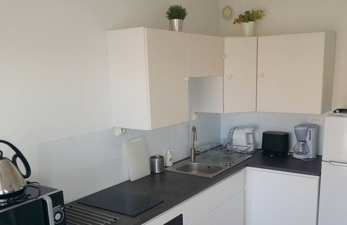 Saint-Giniez Apartment | Large T1, bright, near Prado, Beaches, Velodrome, Chanot, Borély, creeks