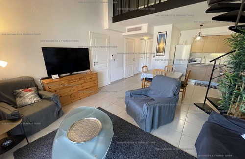 Saint-Mandrier-sur-Mer Apartment | Large terrace with sea view, recent residence, everything on foot
