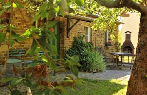 Kreba-Neudorf Apartment | Large vacation apartment - Ladusch Farm