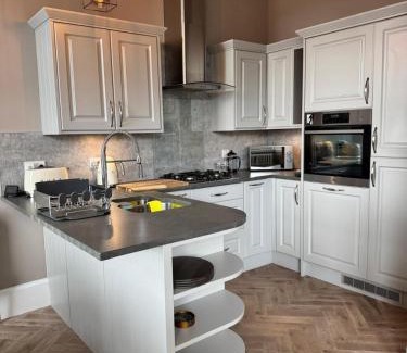 Largs Apartment | Largs Sandringham Apartment
