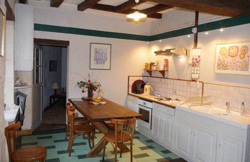 Verneuil-le-Chateau Cottage | Larigaudiereloirevalley: a gîte in castle country near Futuroscope