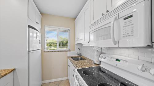 Longboat Key Apartment | Las Hermanas 3