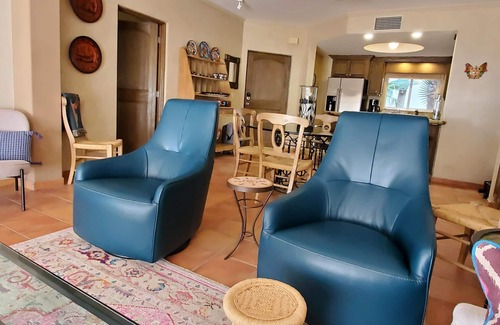 Zona Hotelera Condo | Las Mananitas Ground floor overlooking the Pools and Sea of Cortez! Ocean Front!