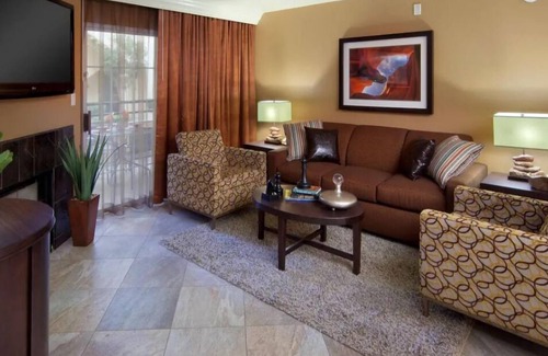 Las Vegas Resort | Las Vegas Desert Club Resort Modern 1 Bedroom Deluxe at Holiday Inn Club
