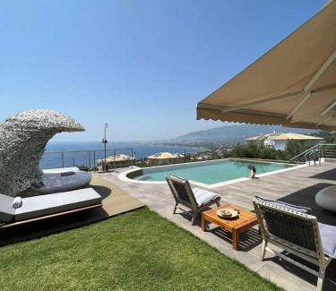 Diasella Apartment | Las Vergas - Enjoy our swimming pool in Kalamata, Greece