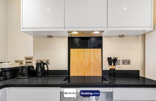 Finchley Church End Apartment | Last-Minute Specials l 1 Bed Apt, Luxury Balcony By Capital Retreats Short Lets & Serviced Accommodation in Colindale With Free WiFi