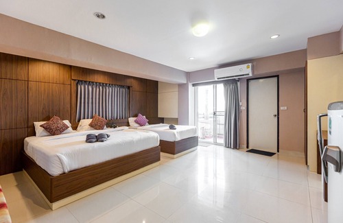 Bangkok Hotel | Latin Garden