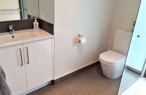 Traralgon House | Latrobe Valley Guest House - 4 Bedrooms - 2 Bathrooms