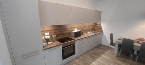 Samorin Apartment | Laura Apartman & private parking