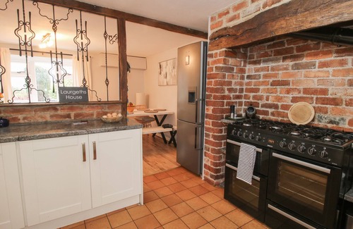 Bishops Castle Cottage | LAURGETHS HOUSE, pet friendly, with open fire in Bishop's Castle