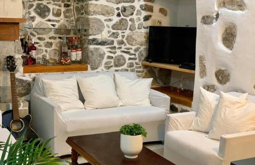 Mandraki Apartment | Lava House