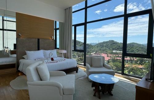 Pantai Tengah Apartment | Lavanya Sea View Penthouse with Sky Pool