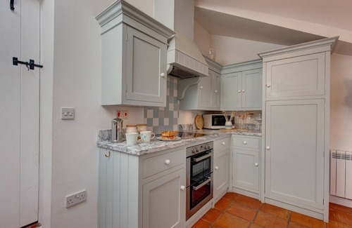 Stiffkey Cottage | Lavender Cottage - a self catering cottage that sleeps 4 guests in 2 bedrooms