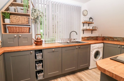 Saint Ann's Chapel Cottage | Lavender Lodge