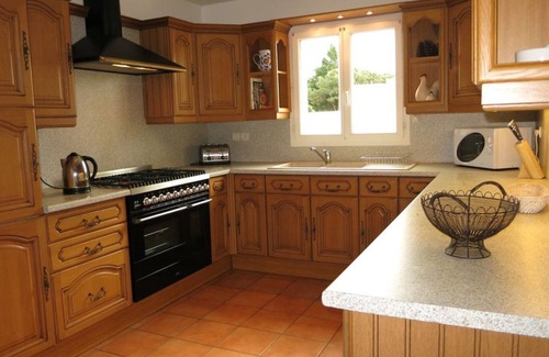 Etaules House | Lavender Lodge, sleeps up to 6 people,
