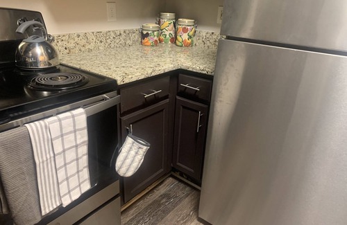 Castleberry Hill Apartment | Lavish Cozy Hideout Near Mercedes Bens & State Farm Arena Downtown ATL