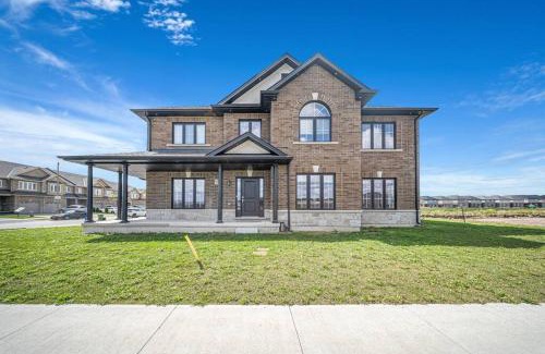 Hamilton House | Lavish Home on Hamilton Mountain
