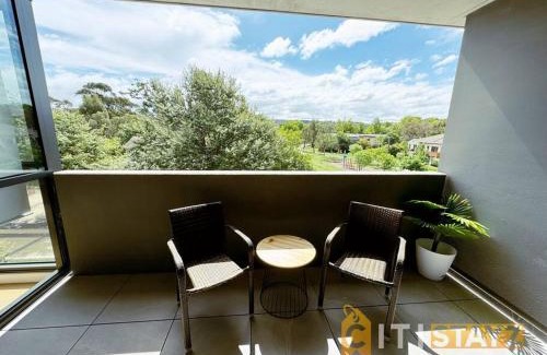 Lyneham Apartment | Lavish in Lyneham - 2BD 1Bth Apt