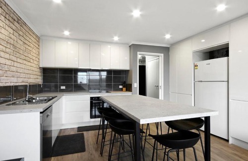 Hotham Heights Apartment | Lawlers 29