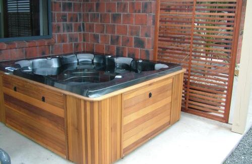 Lawrence Apartment | Lawrence Townhouse Accommodation