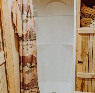 Pickens House | Lazy Bear Retreat by the Creek