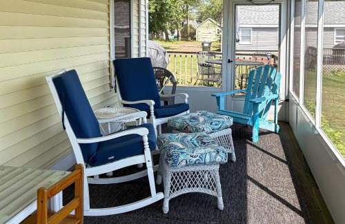 Malletts Bay House | Lazy Lake Days