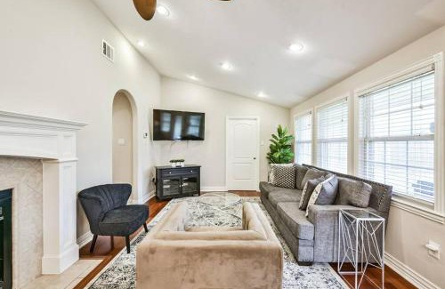 Spring Branch West House | Lb Perfect Residential Retreat