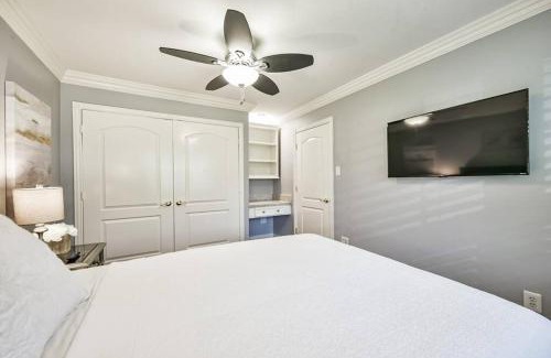 Spring Branch West House | Lb Perfect Residential Retreat