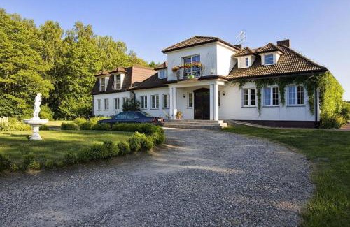 Darlowko Resort | Leśny Dworek Winnica Darłowo