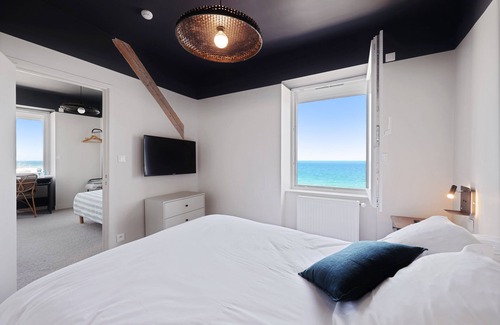 Luc-sur-Mer Hotel | Le Beau Rivage