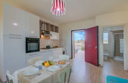 Manduria Apartment | Le Bianche Apt1 with Garden Near The Sea, Manduria, Italy