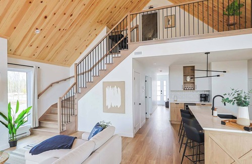 Pont-Rouge Ski Chalet | Le Bosquet - Wooded Escape & Modern Comfort - Private Spa