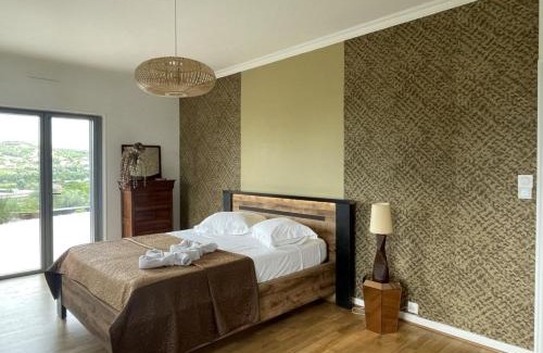 Condrieu House | Le Brésil au coeur des vignes de Condrieu