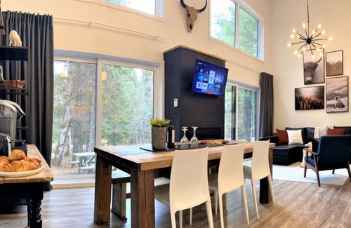 Sainte-Lucie-des-Laurentides Ski Chalet | Le2085 - Spa et Plage - Les Chalets Dans le Nord