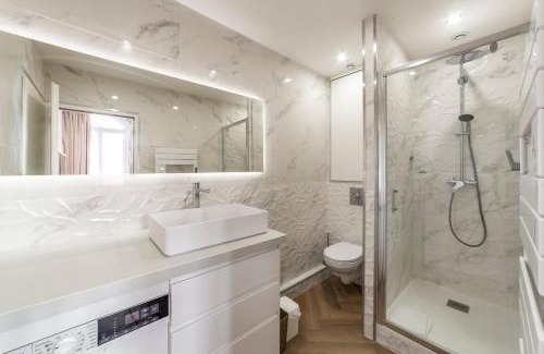 Moliere - Edgard Quinet Apartment | Le Chalet climatisé du 6ème