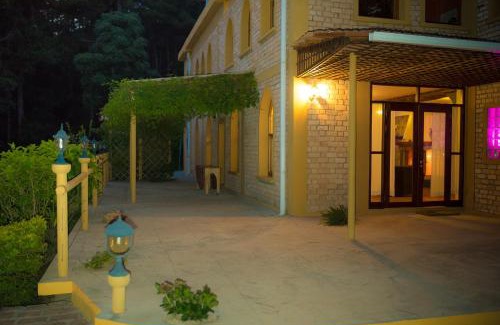 Mantasoa Villa | Le Chateau du Lac de Mantasoa