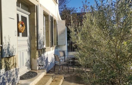 Perroy Apartment | Le Cinquante Quatre