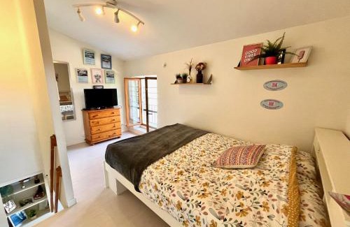 Renage Apartment | Le Clocher, Studio duplex avec clim
